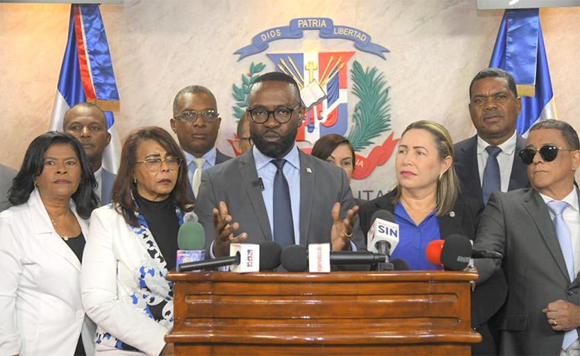 Proyecto de ley que obligaría a mantener a los hijos hasta los 21 años; impediría a deudores renovar licencia de conducir y salir del país