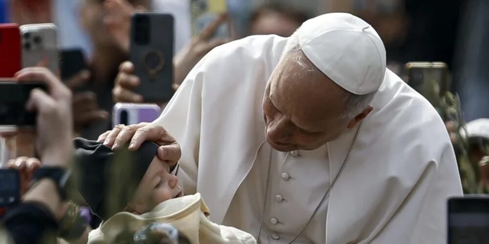 Papa lavará pies a 12 sacerdotes en su primera Semana Santa