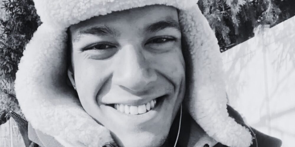 Joven delivery muere al chocar con bus en El Bronx