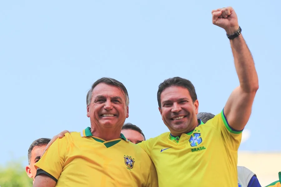 Exjefe de inteligencia de Bolsonaro es liberado por ICE