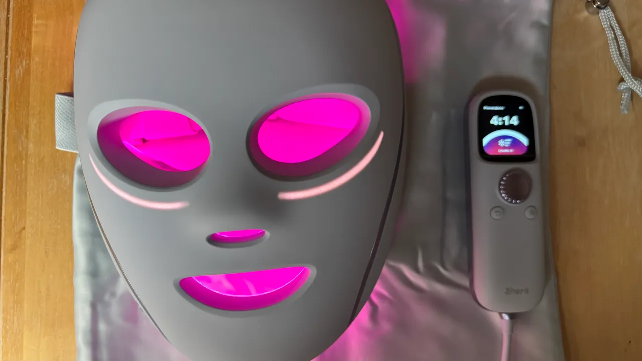 Reseña: Probamos Shark CryoGlow, la máscara LED que hace crioterapia