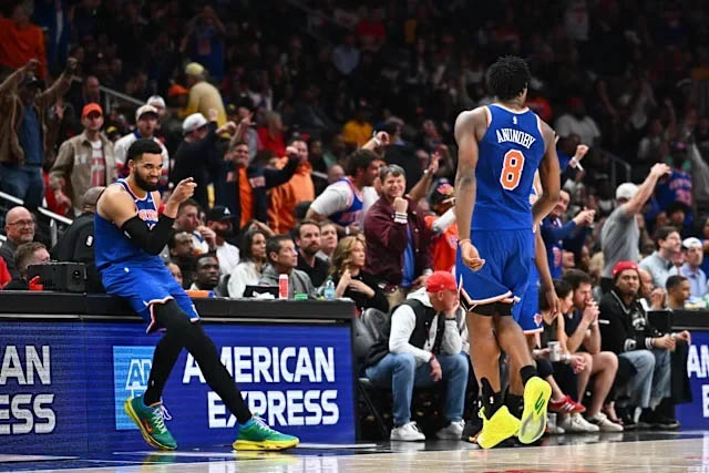 Knicks aplastan a Raptors 140-89 con triple doble de Towns