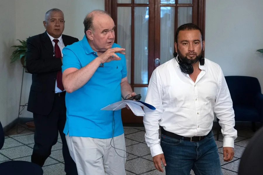 El candidato peruano López Aliaga convoca a marcha