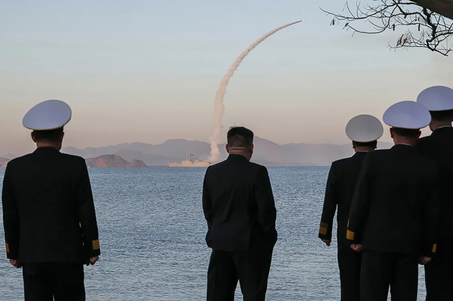 Kim supervisa nueva prueba de misiles de Corea