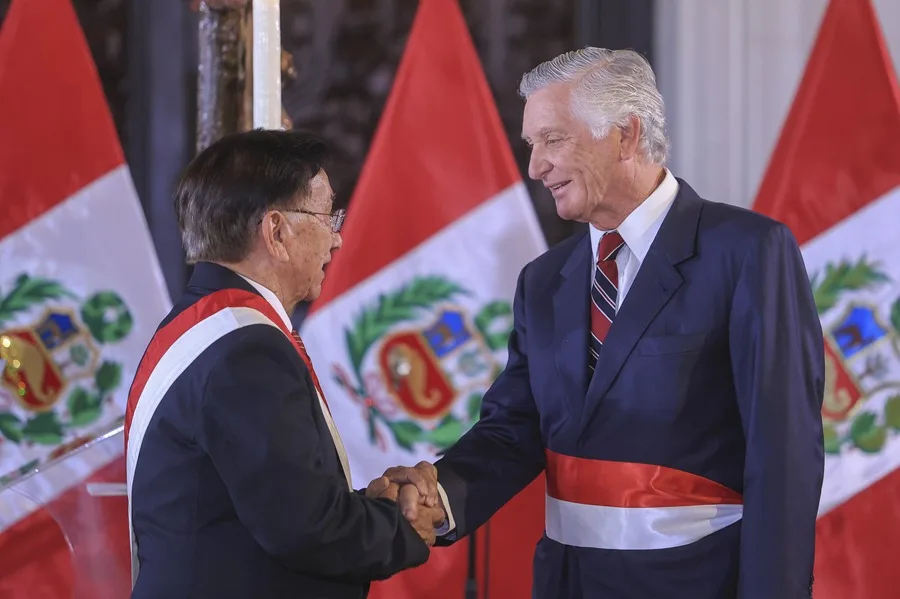 El embajador Carlos Pareja es el nuevo canciller de Perú