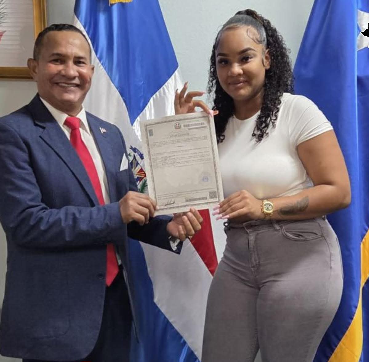 Cónsul dominicano rompe 24 años de apatridia en Curazao
