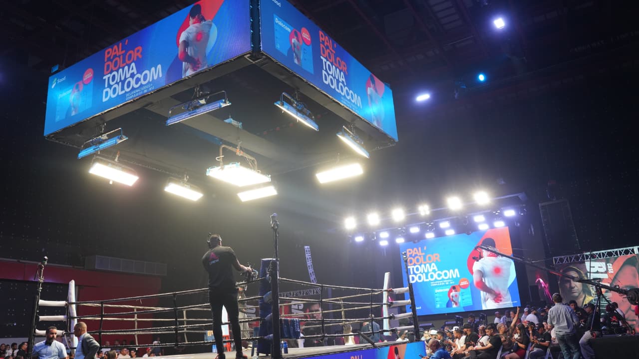 Impresionante montaje marca la noche de boxeo