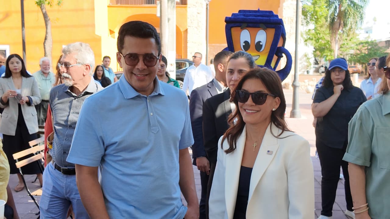 Ministro de Turismo y embajadora recorren la Zona Colonial
