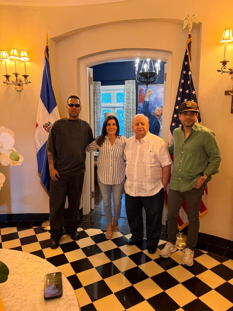 Embajadora de EE.UU. en RD recibe al doctor Fadul