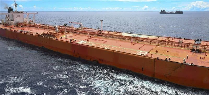 Estados Unidos intercepta buque con crudo iraní en el Índico