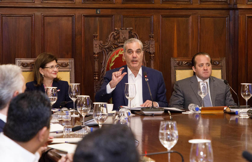 Gobierno recorta gastos y libera RD$40 mil millones ante crisis en Medio Oriente