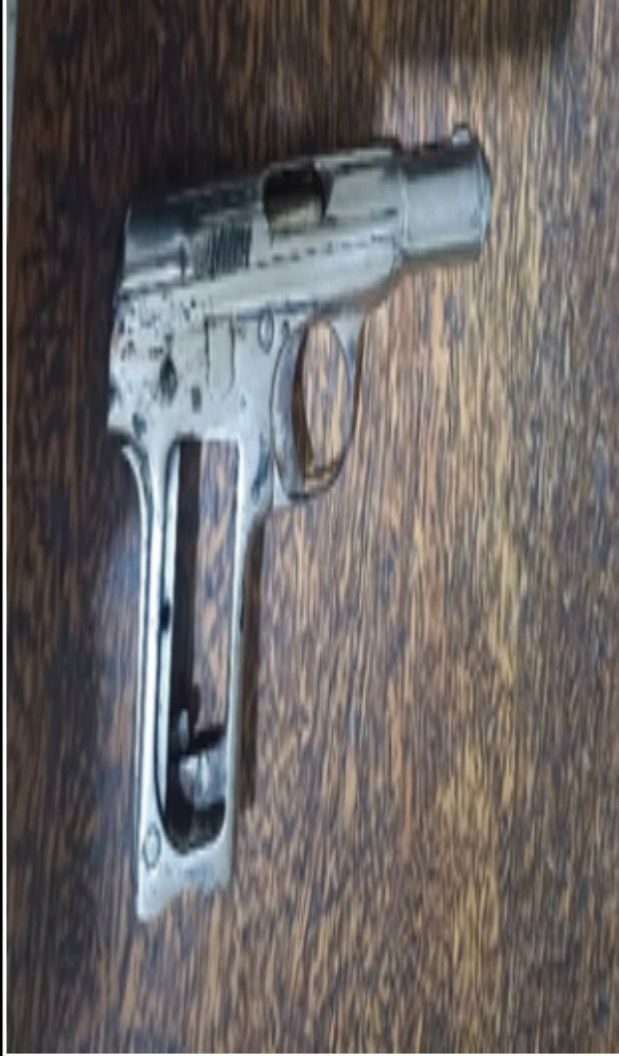 Policía Nacional ocupa un arma de fuego tipo pistola