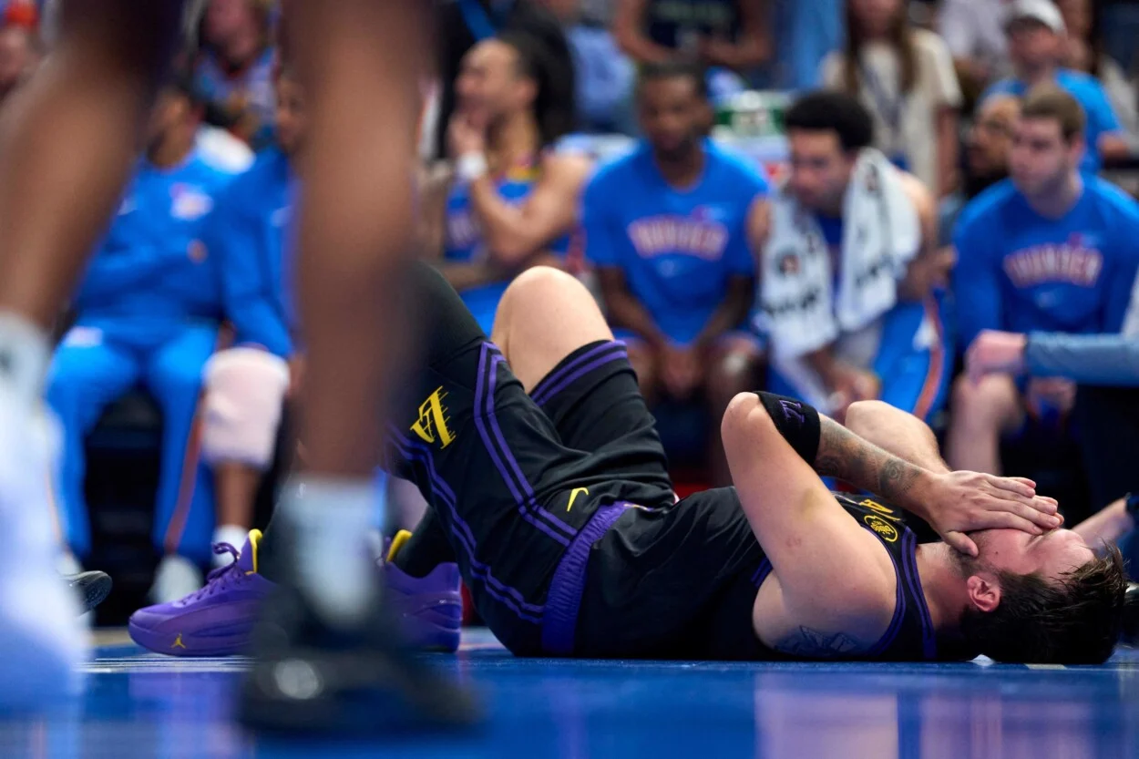 Luka Doncic fuera por lesión