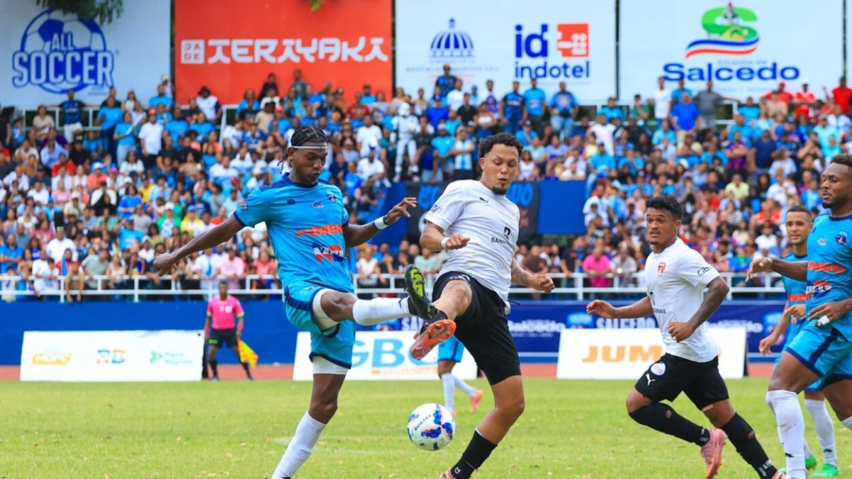 Salcedo FC sorprendió a Cibao FC y olfatea la corona de la LDF