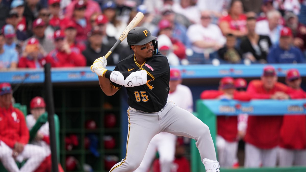 El bate manda: Piratas suben a Esmerlyn Valdez y lo ponen de arranque en Toronto
