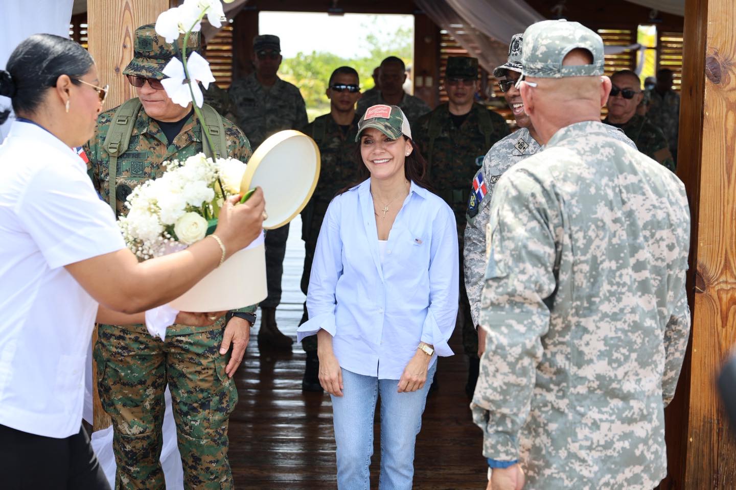 Embajadora de EE.UU visita Base Naval Las Calderas y reafirma cooperación militar con RD
