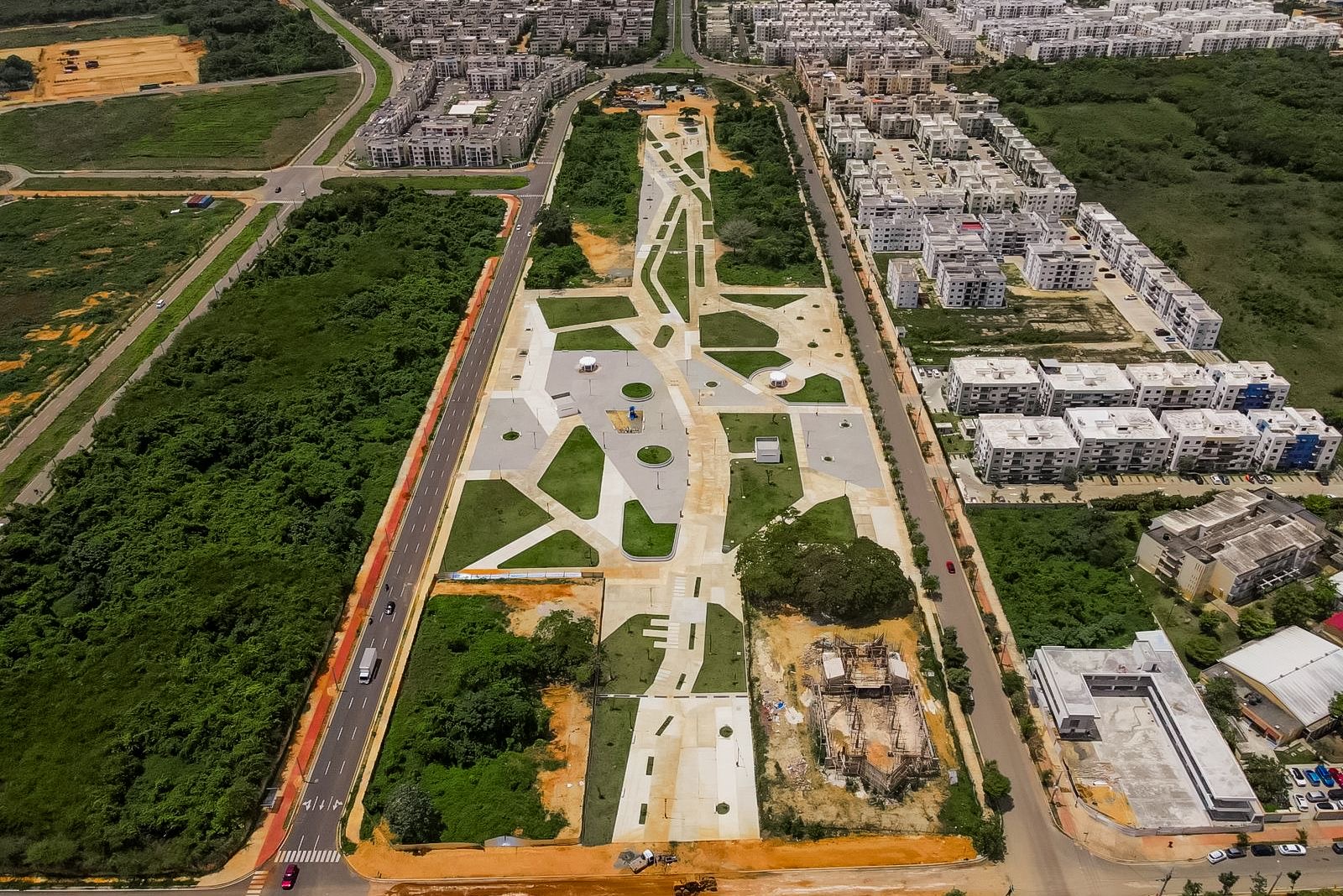 Gobierno inaugura la Plaza Constitución en la Ciudad Juan Bosch con inversión de RD$222.2 MM