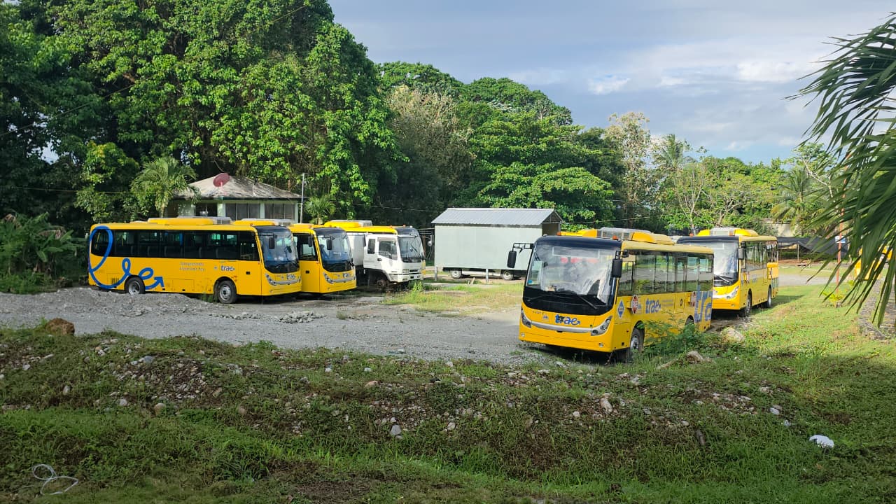 Denuncian abandono de autobuses TRAE en Samaná