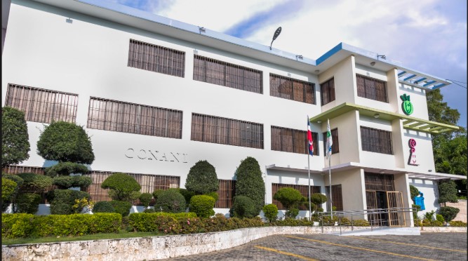 Conani suspende personal de centro residencial tras muerte de adolescente