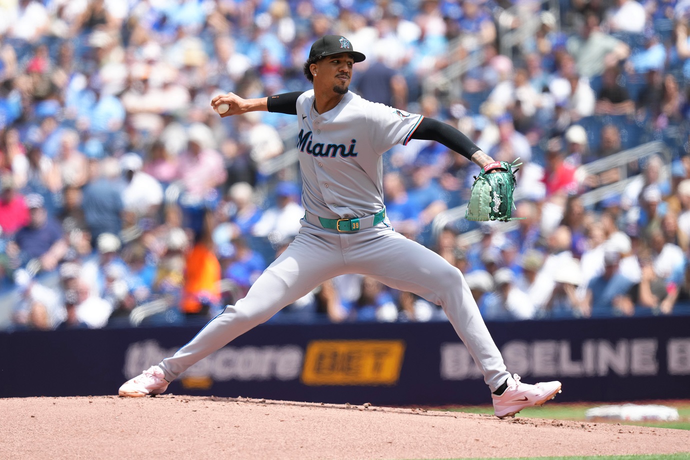 Eury Pérez está imbateable con los Marlins, luego de retornar la lista de incapacitados