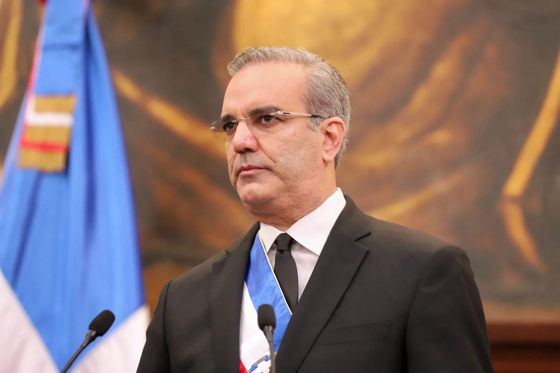 Abinader dispone que mayores de 65 años puedan renovar licencias de conducir por un periodo de vencimiento mayor a los dos años