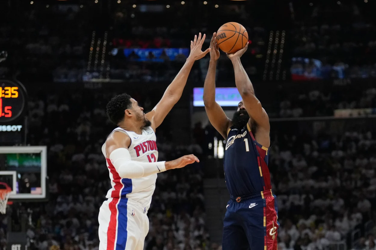 Cavaliers frenan a Pistons con cierre explosivo de James Harden
