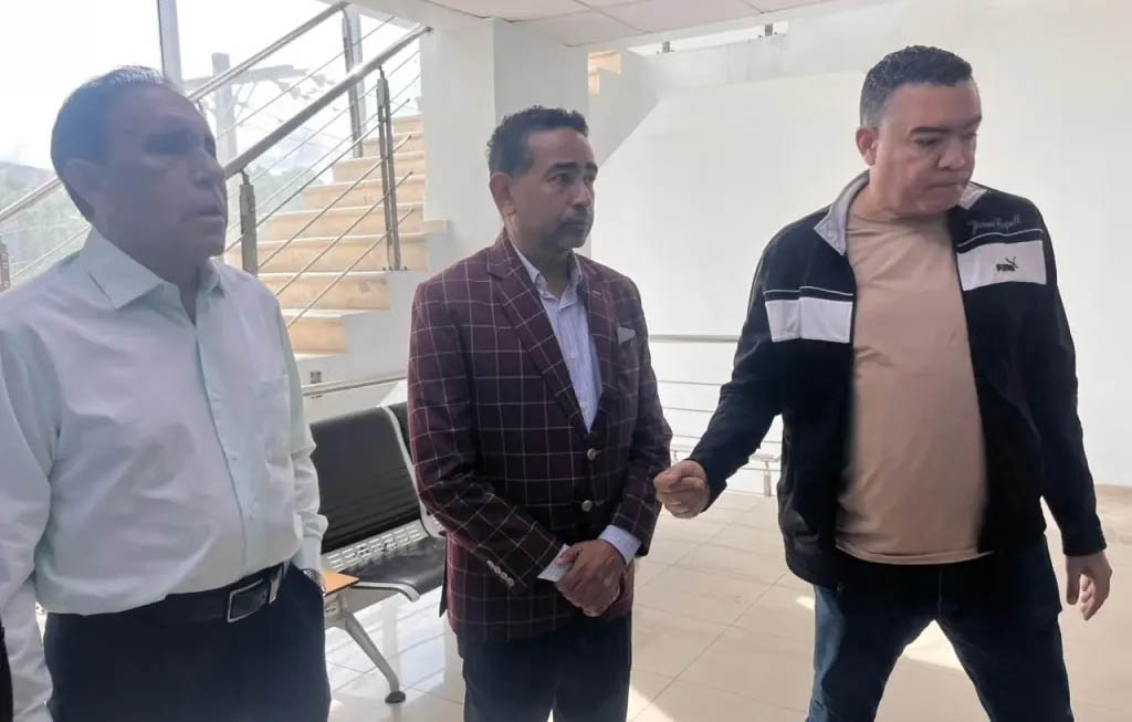 Jhossan Capell se entrega a través del doctor Cruz Jiminián