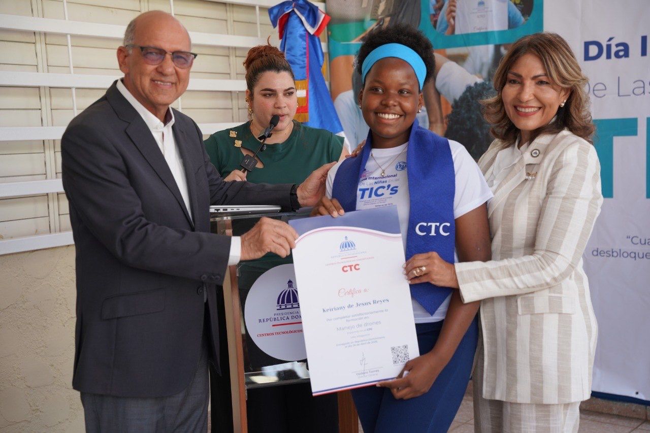 Centros Tecnológicos Comunitarios celebran