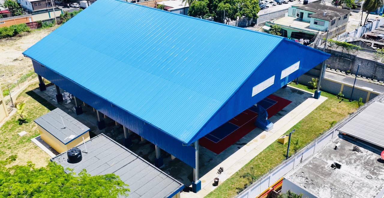 Infraestructura Escolar tiene listos tres nuevos techados deportivos-escolares que serán entregados en los próximos días por el presidente Abinader | De Último Minuto