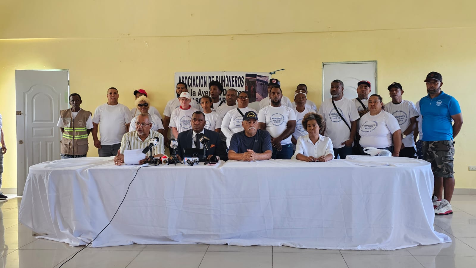 Buhoneros de la Duarte preocupados por desalojo y exigen construcción de módulos
