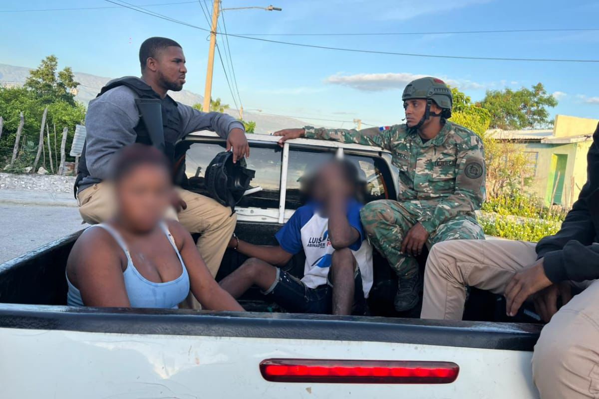En Elías Piña, agentes migratorios detuvieron este lunes a 183 indocumentados de 1,268 en jornada a nivel nacional