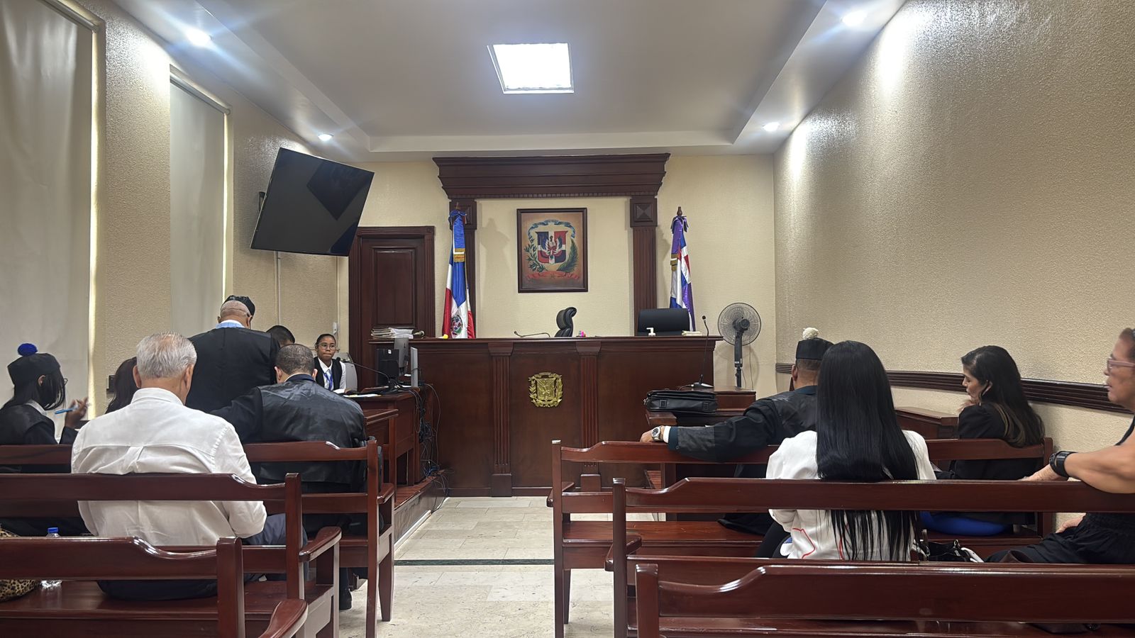 Magistrada recesa audiencia por cinco minutos en caso Gabi Desangles y Tamara Martínez
