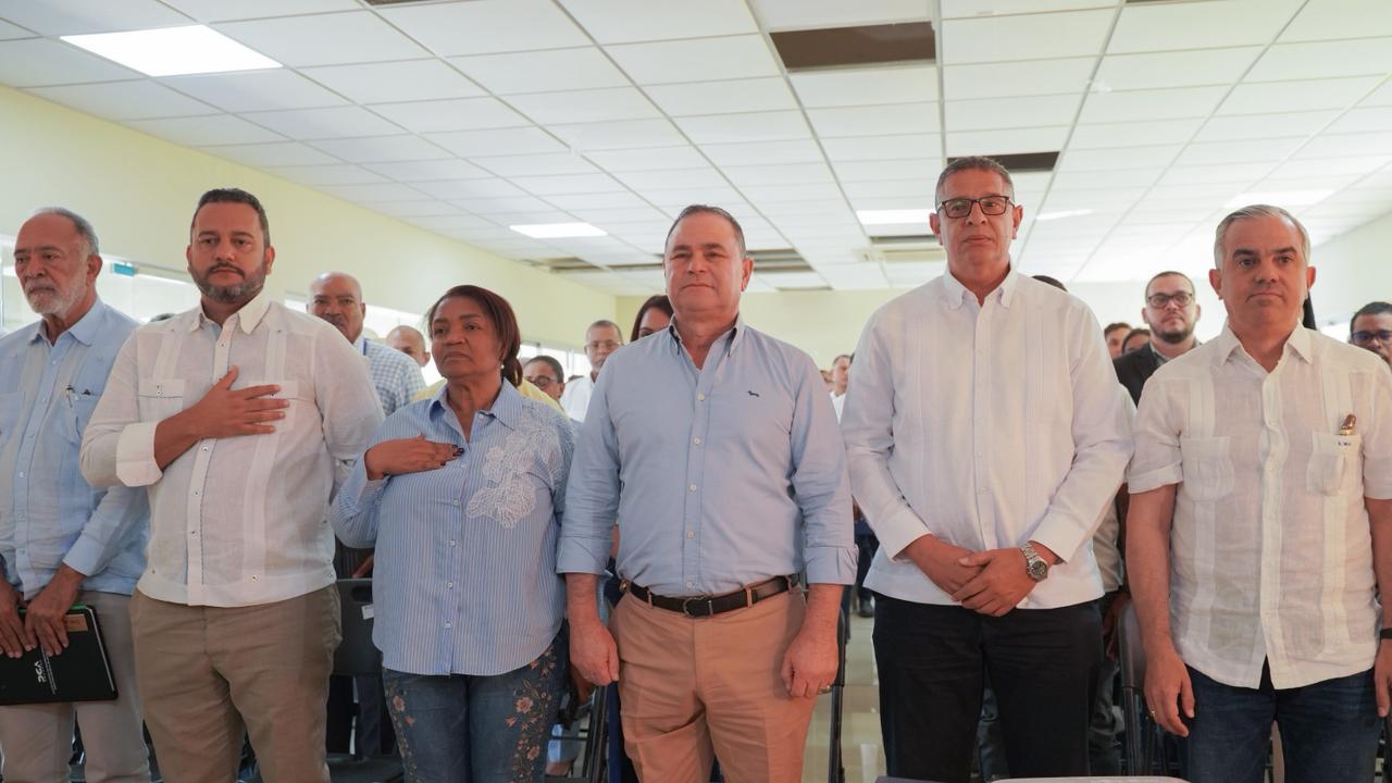 Agricultura juramenta miembros de la Comisión para la Coordinación y Dirección del Plan San Juan