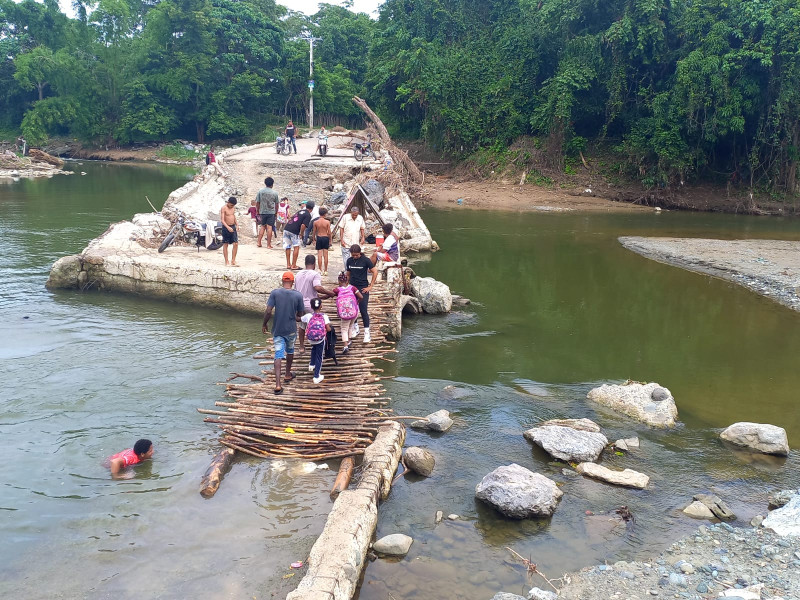 Denuncian extracción ilegal de arena en el río Camú