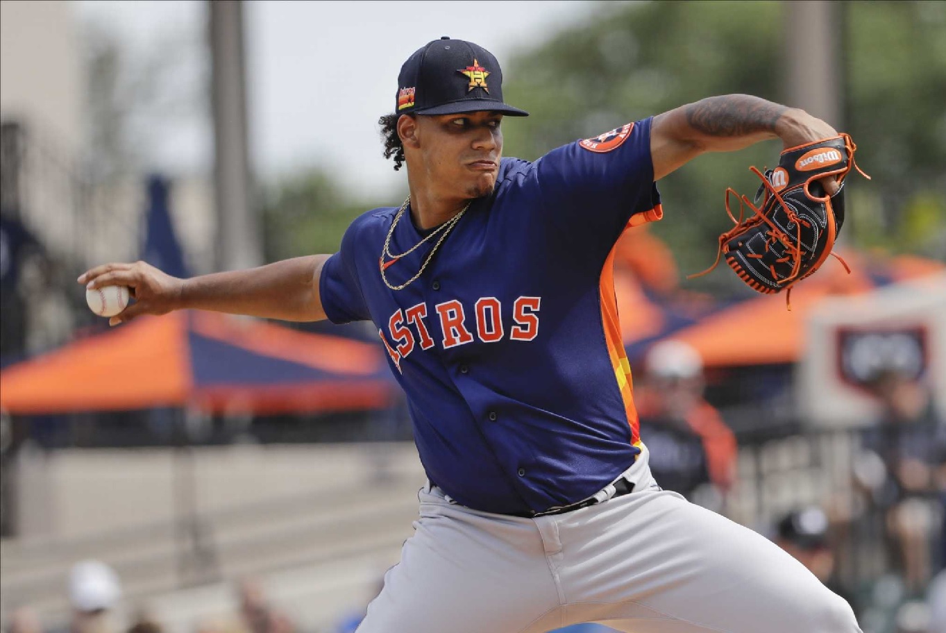 Bryan Abreu retorna a los Astros, luego de ser activado de la lista restringida