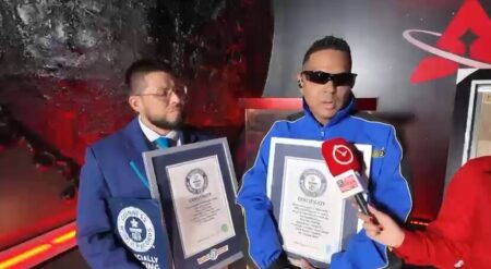 Santiago Matías celebra tercer Récord Guinness