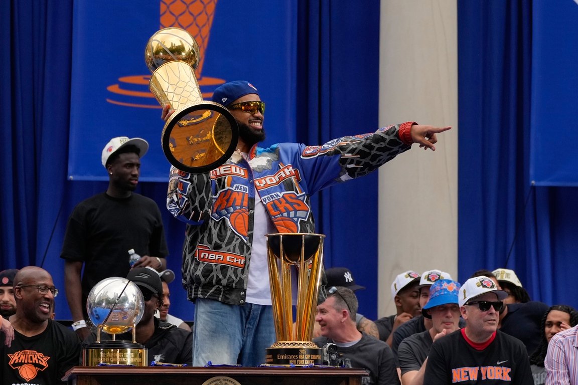Los New York Knicks disfrutan de su desfile del triunfo