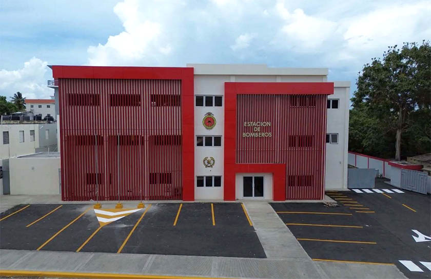 Gestión del senador Franklin Romero lega moderna estación de bomberos a SFM