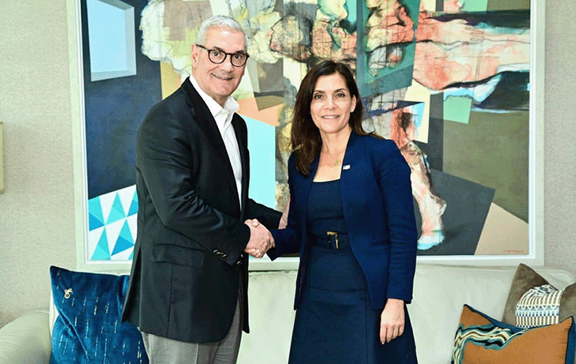 Gonzalo Castillo se reúne con la embajadora de EE. UU. Leah Campos