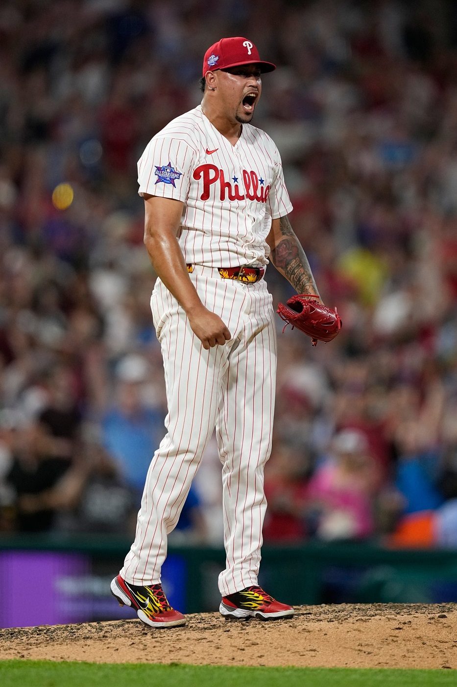 Johan Durán eleva dominio con Filis; va perfecto de 16-16 en salvamentos