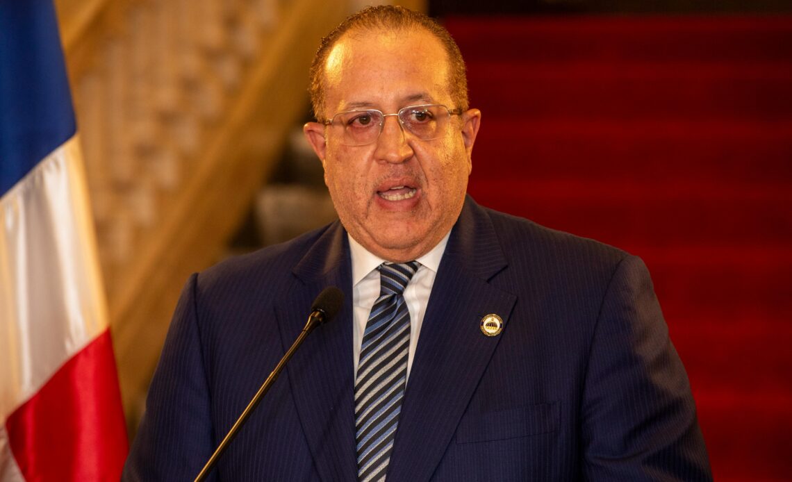 Magín Díaz advierte déficit de finanzas públicas requerirá