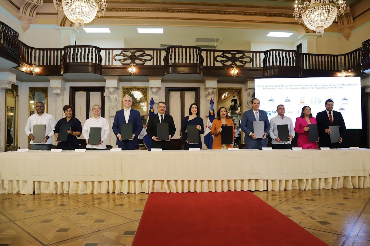 Renuevan alianza para garantizar registros de nacimiento