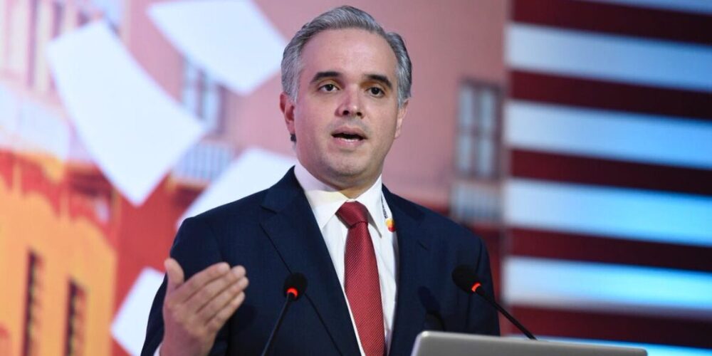 De Camps llama a fortalecer el talento y la innovación