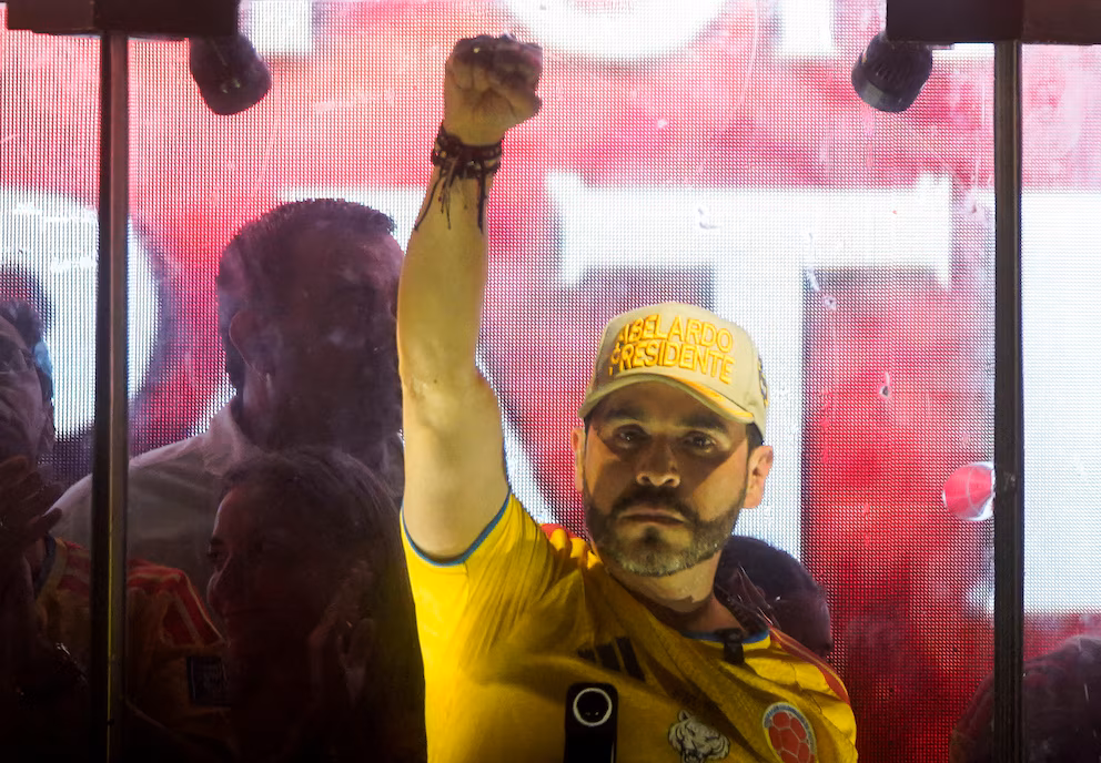 Abelardo de la Espriella se presenta como presidente electo