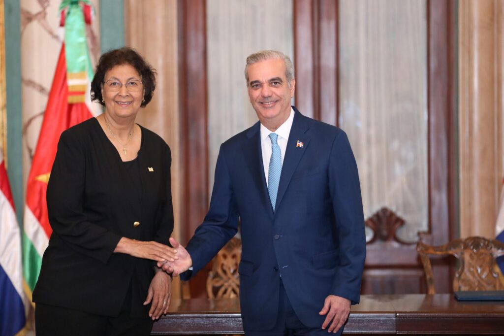 RD y Surinam firman acuerdos estratégicos;