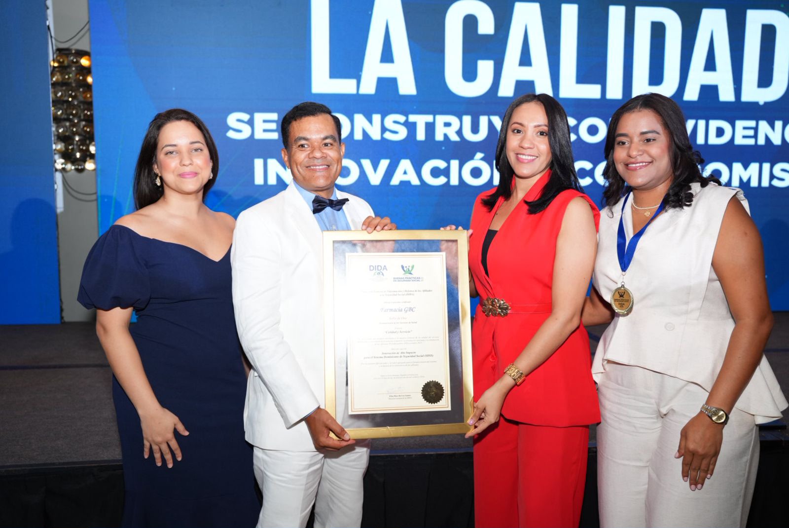 GBC cadena farmacéutica obtiene el Sello de Oro de la DIDA