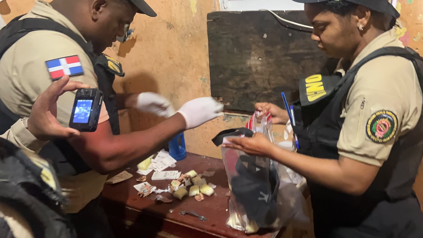 DNCD ocupa drogas, armas y vehículos en operativos