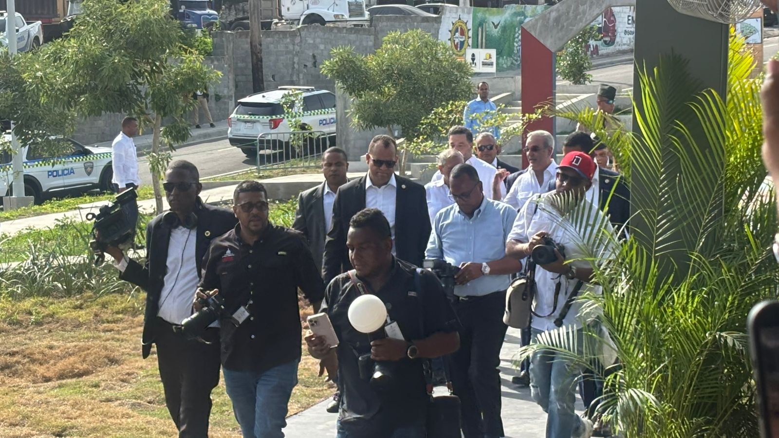 Llega el presidente Luis Abinader a Haina para inaugurar