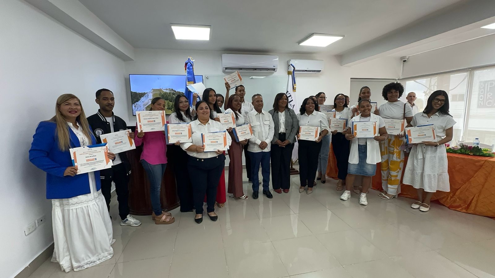 ITLA Bonao reconoce a 25 emprendedores durante Bootcamp