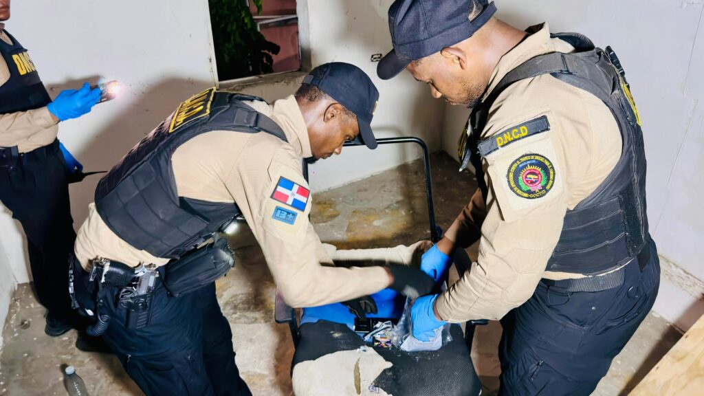 Nueve detenidos y miles de gramos incautados en allanamiento